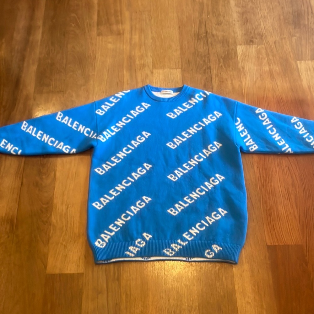 BALENCIAGA all over logo crew neck sweater. Size small. Never worn. BNWT